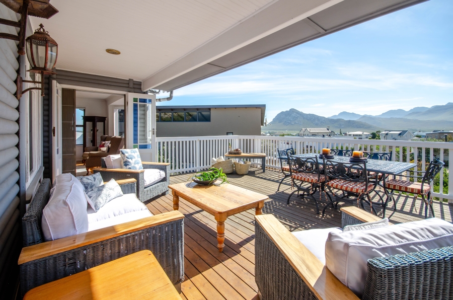 4 Bedroom Property for Sale in Pringle Bay Western Cape